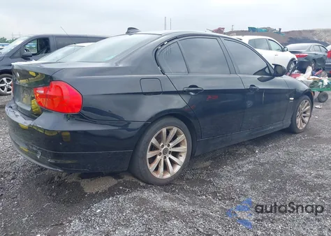 2011 BMW 328I xDrive z USA, uszkodzony, nr VIN WBAPK5C54BF121544